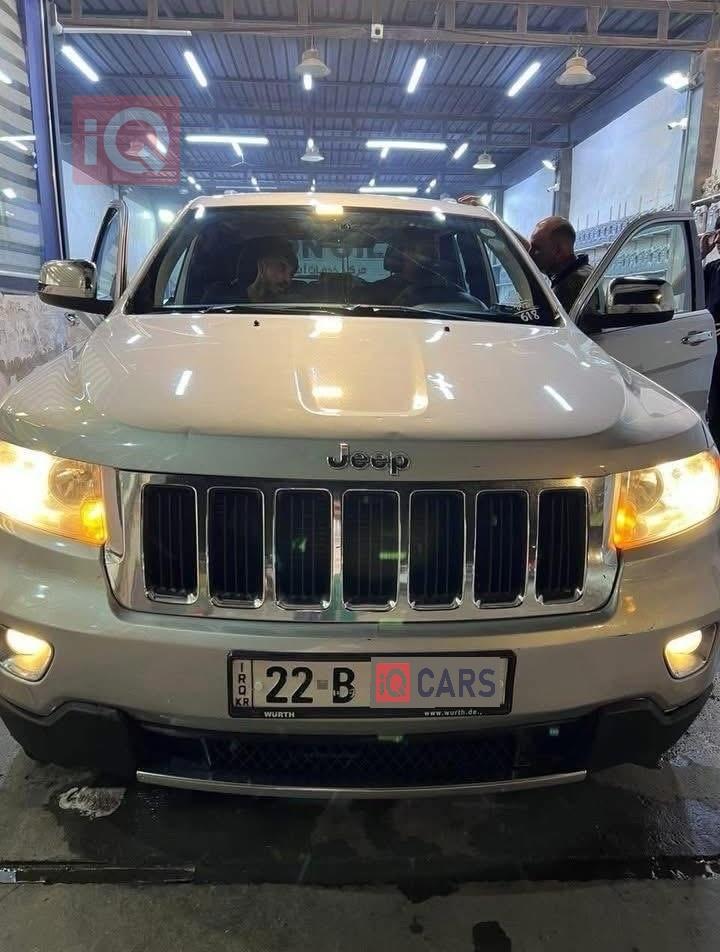 جیپ گراند شیرۆکی